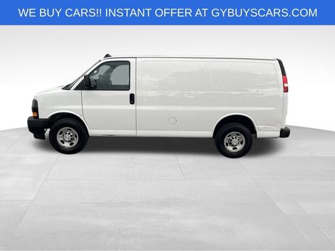 Used 2022 Chevrolet Express 2500 w/ Driver Convenience Package RWD image 3