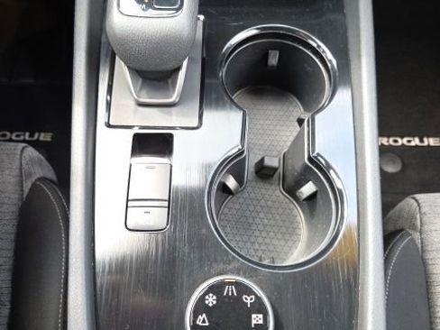 Used 2023 Nissan Rogue SV AWD/4WD image 18