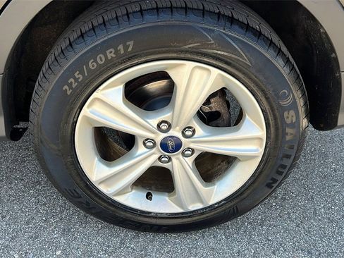 Used 2014 Ford Escape SE image 40