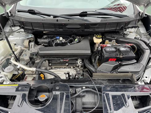 Used 2015 Nissan Rogue SV image 13