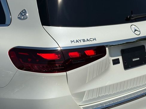 Certified 2024 Mercedes-Benz Maybach GLS 600 4MATIC image 11