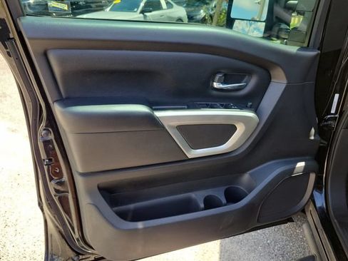 Used 2021 Nissan Titan SV w/ SV Convenience Package AWD/4WD image 20