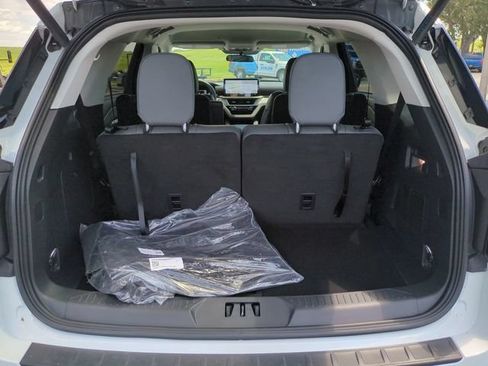 Certified 2026 Ford Explorer Active w/ Active Comfort Package RWD image 13