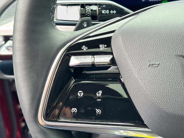 Certified 2024 Cadillac Lyriq Luxury w/ LPO, Floor Liner Package AWD/4WD image 28