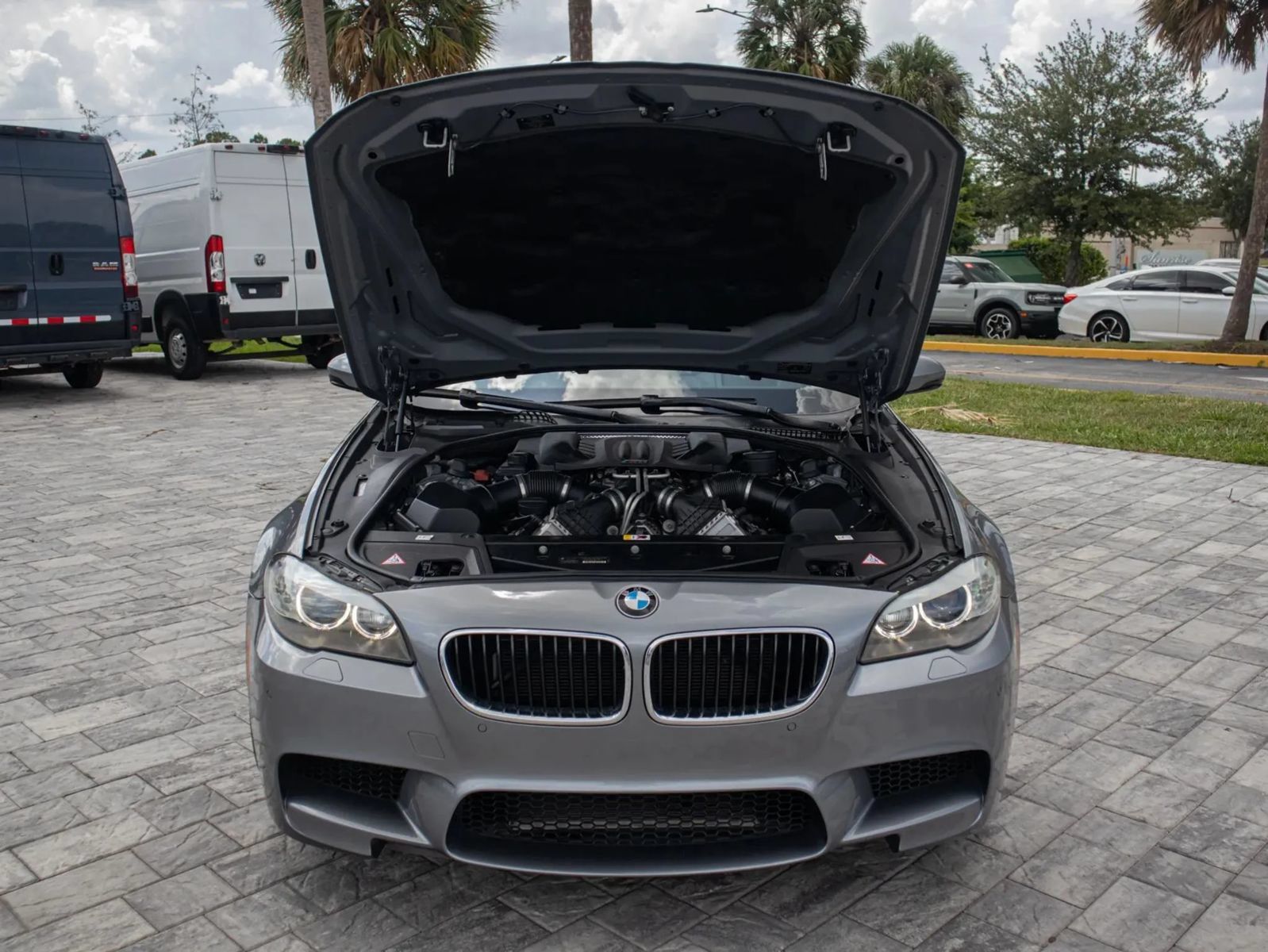 Used 2013 BMW M5 RWD image 39