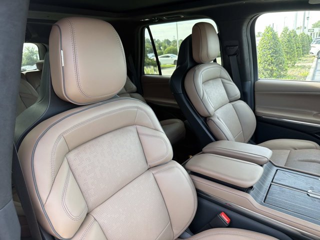 New 2027 Lincoln Navigator Black Label AWD/4WD image 17