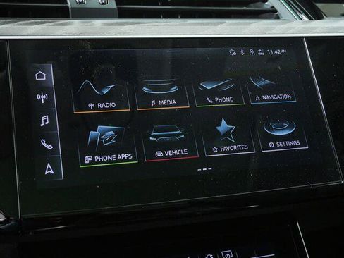 Used 2023 Audi e-tron Premium Plus w/ Premium Plus Package AWD/4WD image 15