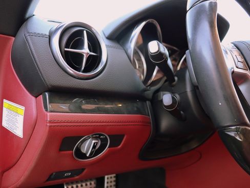 Used 2013 Mercedes-Benz SL 550 image 23
