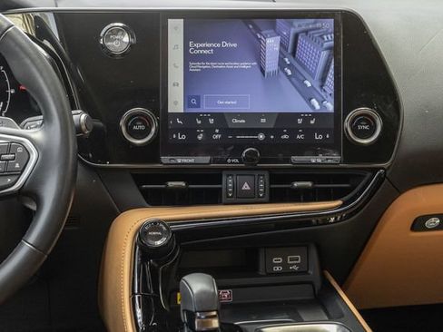 Used 2024 Lexus NX 350h AWD image 8