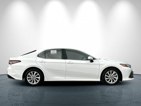 Used 2024 Toyota Camry LE image 3