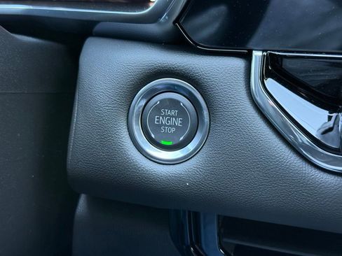 New 2026 GMC Canyon Elevation w/ Convenience Package image 28