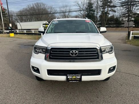 Used 2019 Toyota Sequoia SR5 image 2