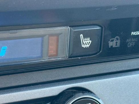 Used 2017 Toyota Tacoma TRD Sport image 14