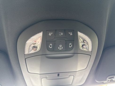 New 2026 Chrysler Voyager LX image 20