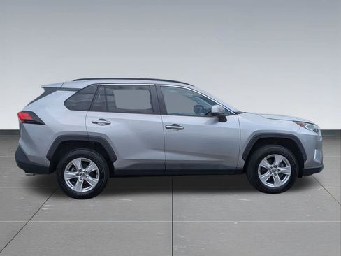 Used 2021 Toyota RAV4 XLE FWD image 7