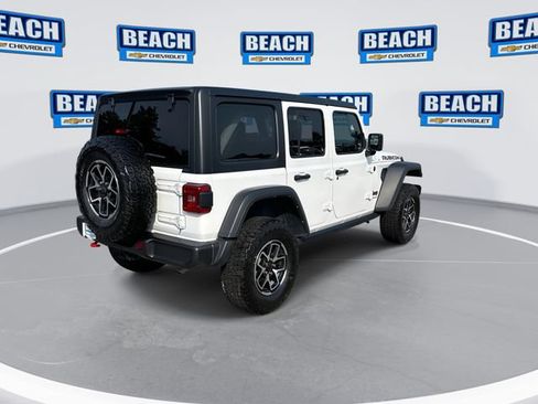 Used 2025 Jeep Wrangler Unlimited Rubicon AWD/4WD image 8