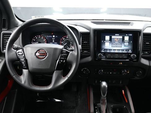 Used 2022 Nissan Frontier PRO-4X AWD/4WD image 2