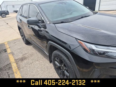 Used 2023 Toyota RAV4 LE AWD/4WD image 22