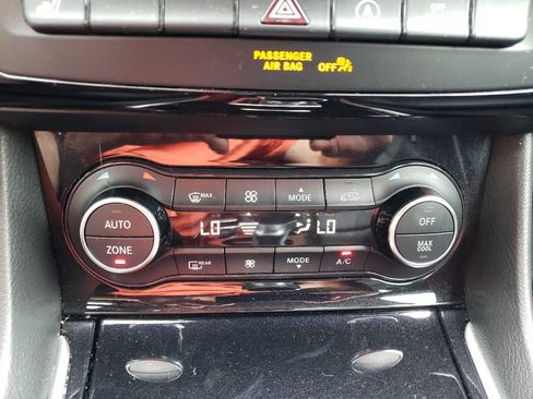 Used 2018 INFINITI QX30 Premium w/ Technology Package AWD/4WD image 19