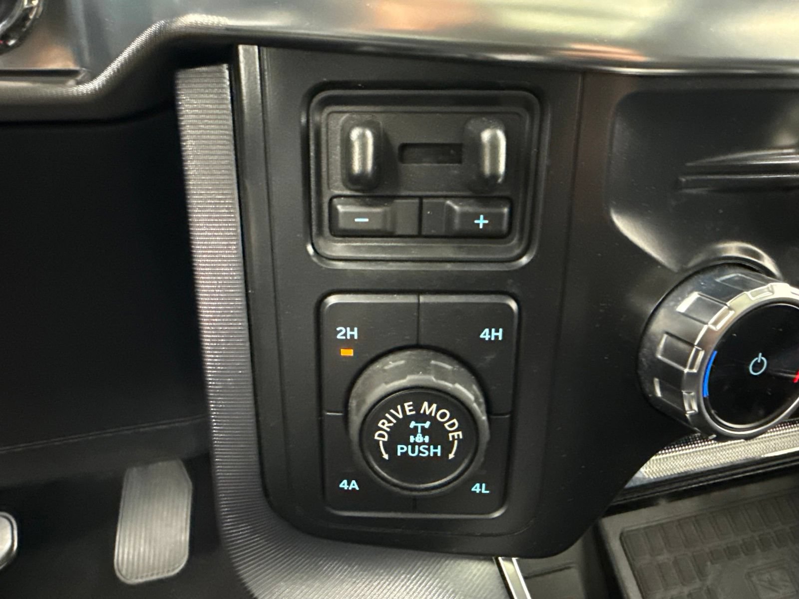 Used 2022 Ford F150 Raptor w/ Raptor 37 Performance Package AWD/4WD image 23