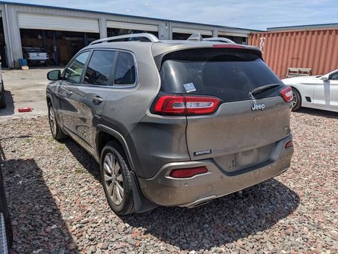 Used 2017 Jeep Cherokee Overland w/ Technology Group FWD image 5