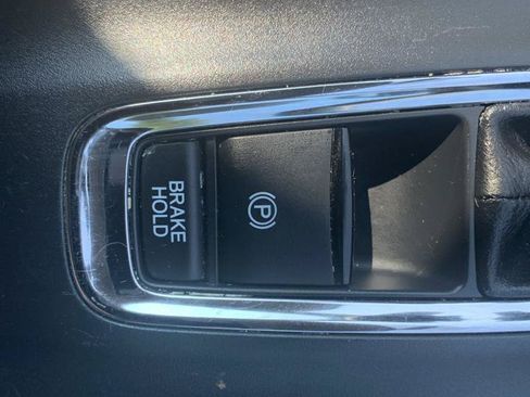 Used 2018 Honda HR-V EX image 15