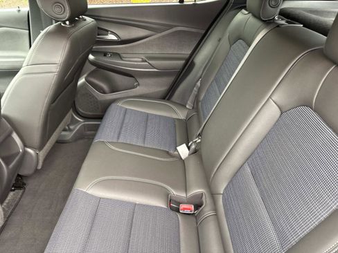 Certified 2025 Buick Envista Sport Touring w/ Convenience II Package FWD image 30