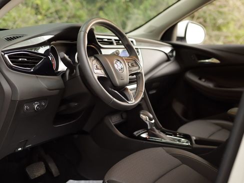 Used 2023 Buick Encore GX Preferred w/ Cold Weather Comfort Package AWD/4WD image 9