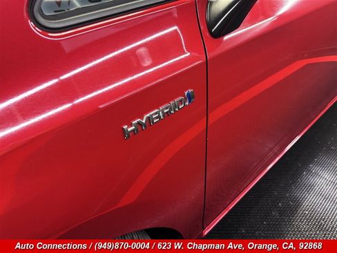 Used 2014 Toyota Prius V Five FWD image 26
