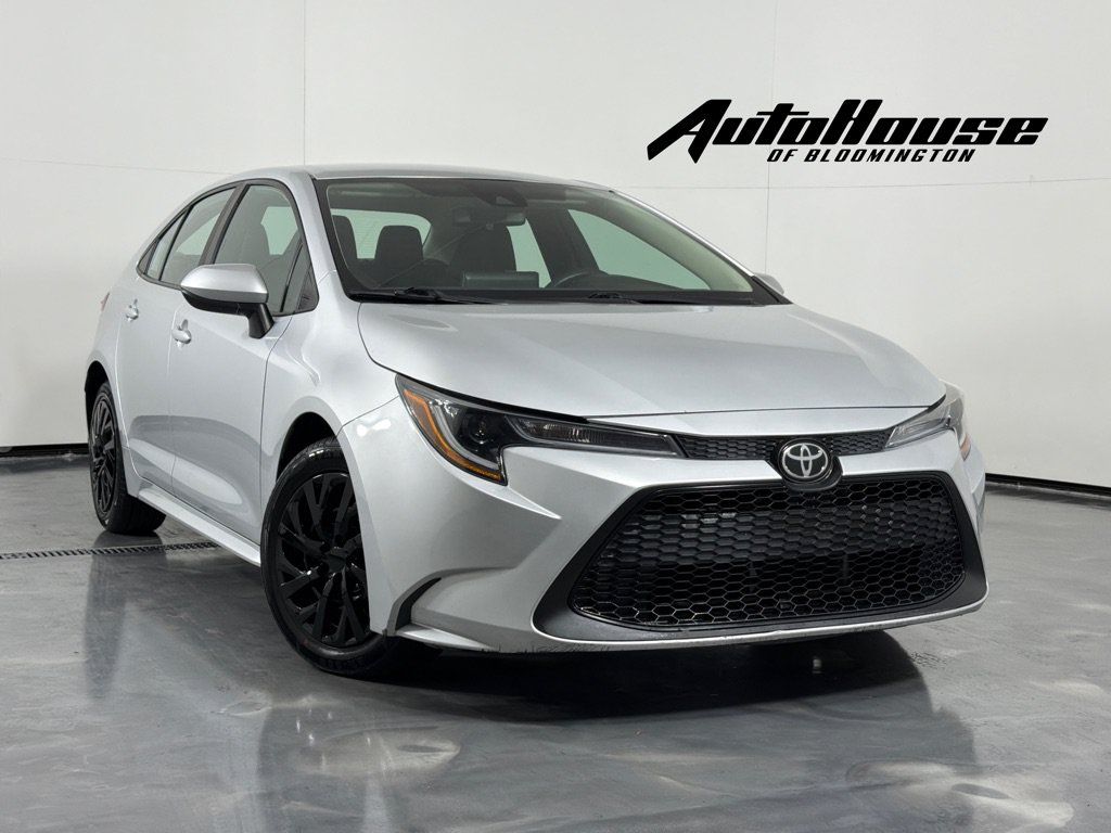 Used 2022 Toyota Corolla LE FWD image 1