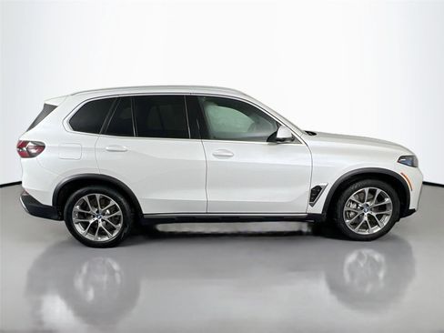 Certified 2024 BMW X5 xDrive50e w/ Premium Package image 7