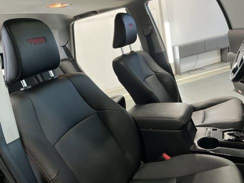 Used 2021 Toyota 4Runner Venture image 33