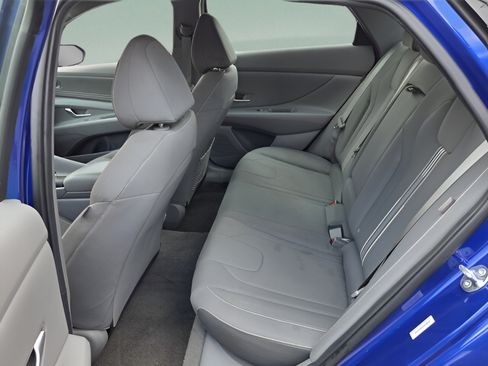 Used 2025 Hyundai Elantra SEL FWD image 10