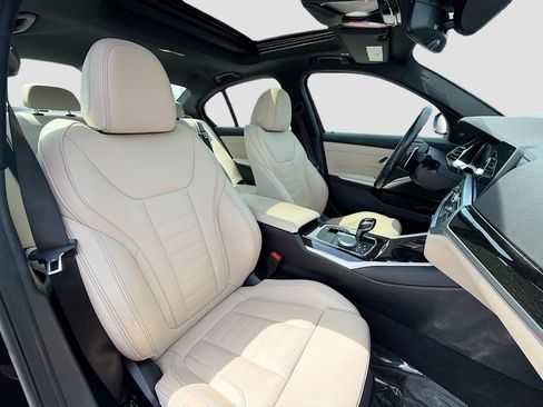 Used 2020 BMW 330i xDrive 330i xDrive w/ Premium Package image 17