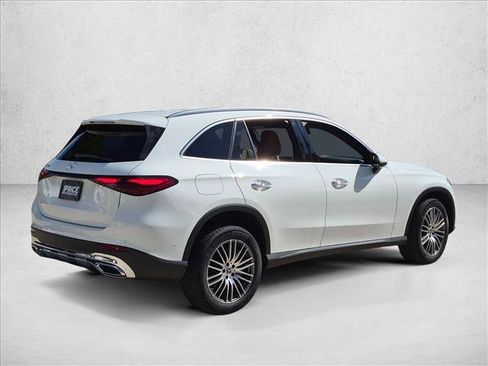 Certified 2026 Mercedes-Benz GLC 300 image 5