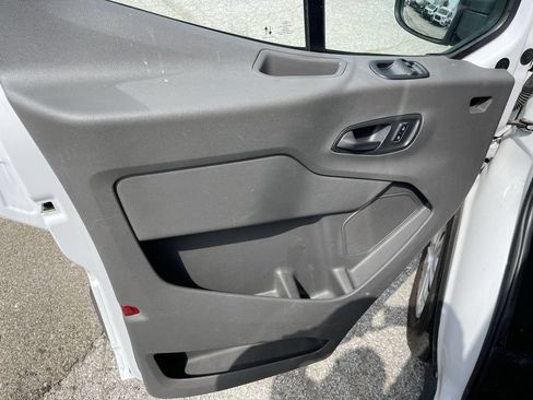 Used 2023 Ford Transit 350 XLT RWD image 4