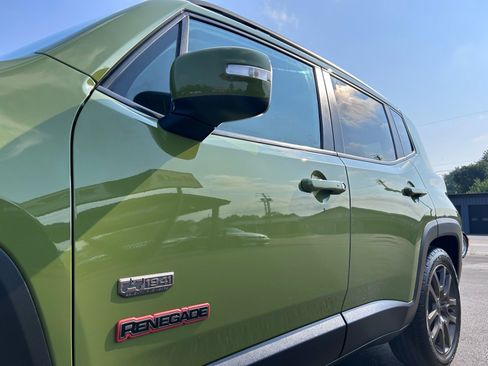 Used 2016 Jeep Renegade 75th Anniversary FWD image 11