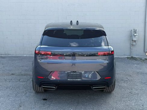 Used 2024 Land Rover Range Rover Sport Autobiography AWD/4WD image 9