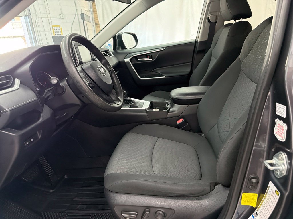 Used 2021 Toyota RAV4 XLE AWD/4WD image 13