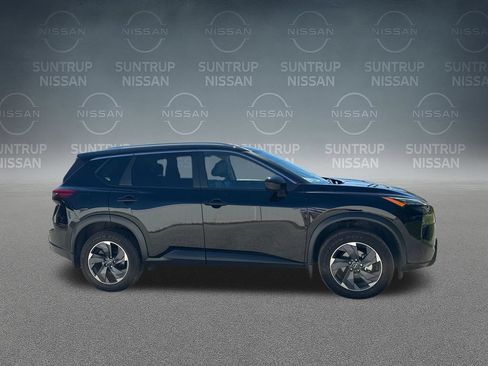 Used 2025 Nissan Rogue SV w/ SV Premium Package FWD image 40