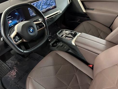 Used 2024 BMW iX xDrive50 w/ Premium Package AWD/4WD image 11