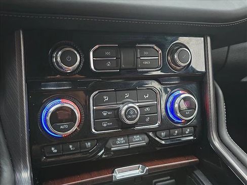 Used 2023 GMC Yukon XL Denali Ultimate image 13