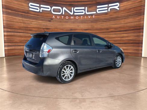 Used 2014 Toyota Prius V Five image 5