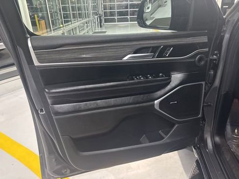 Used 2024 Jeep Wagoneer L Series II w/ Flexible Seating Group image 10