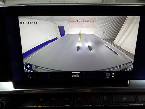 Used 2023 Chevrolet Silverado 1500 High Country w/ Technology Package image 31