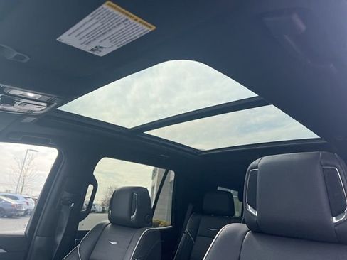 Used 2025 Cadillac Escalade Premium Luxury AWD/4WD image 22
