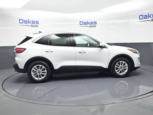 Used 2020 Ford Escape SE FWD image 9