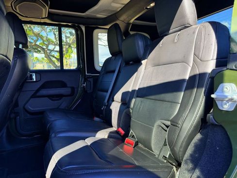 Used 2021 Jeep Wrangler Unlimited Sahara image 11