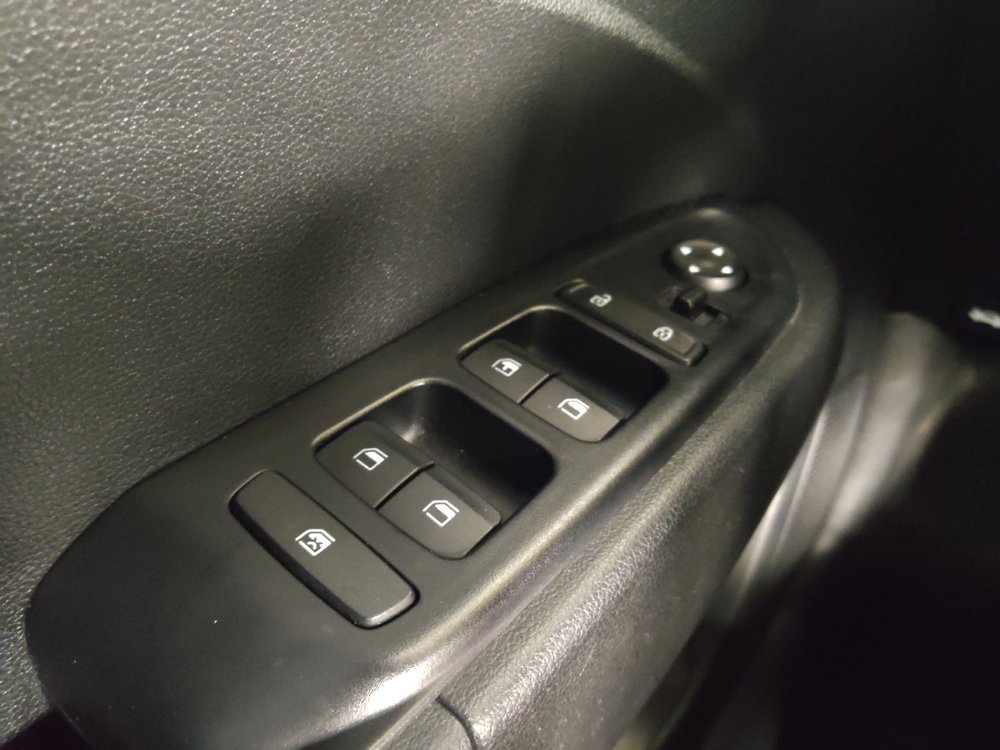 Used 2020 Hyundai Venue SE FWD image 27