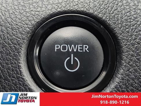 Used 2025 Toyota Camry LE image 22